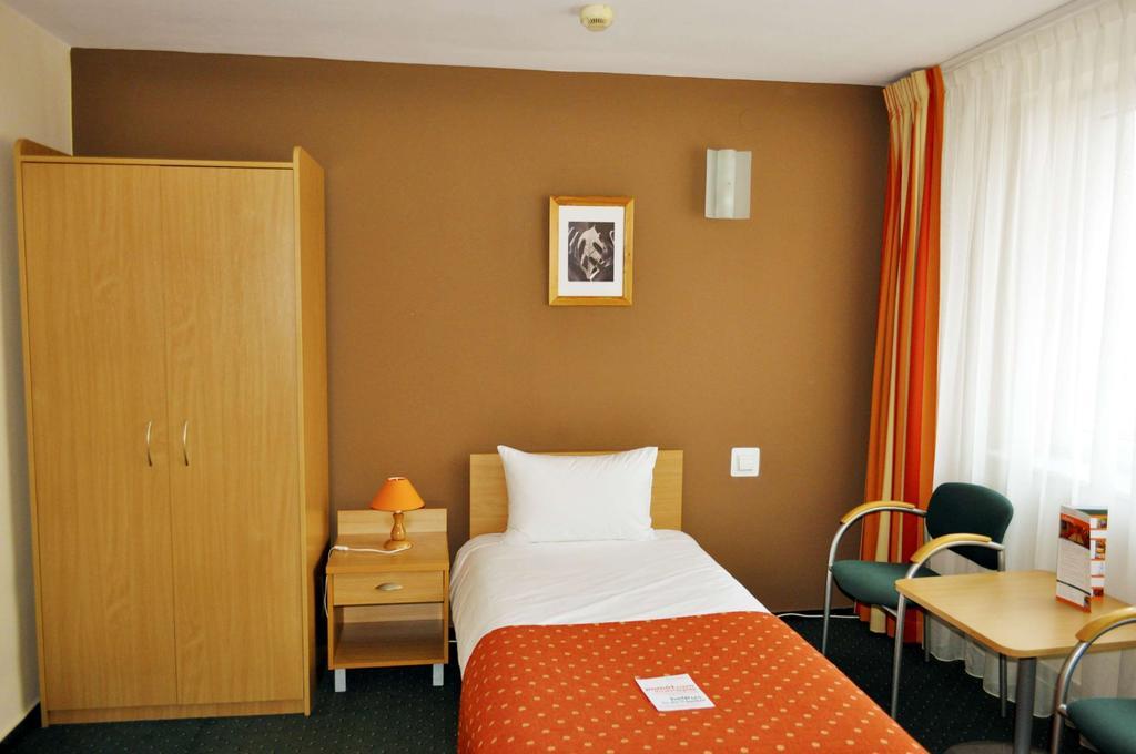 Hotel Wilanow Warszawa By Desilva Exterior photo